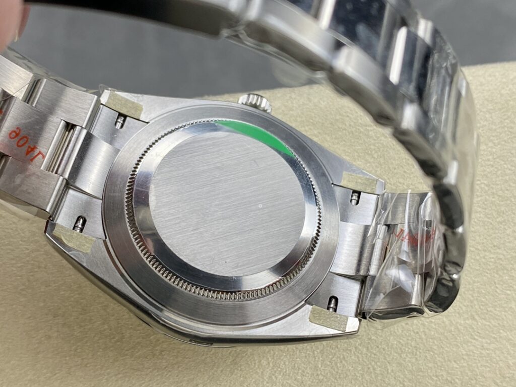 Super Clone Rolex Datejust Silver Dial 126334-0003 41 mm — side profile