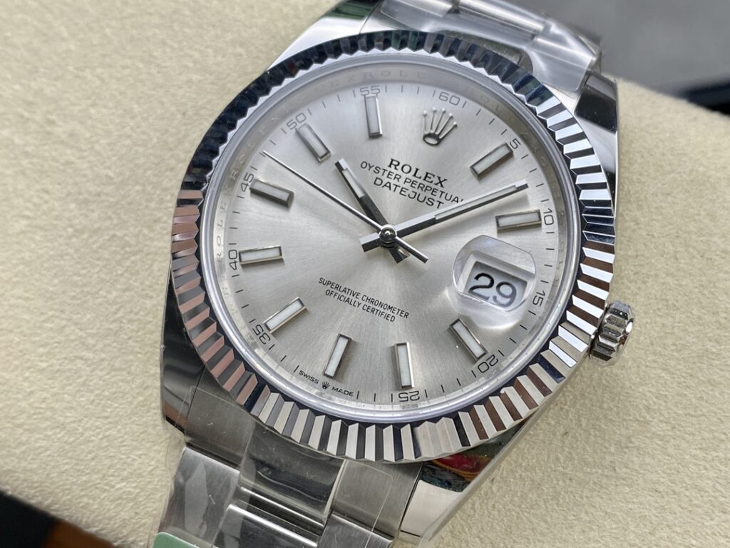 Super Clone Rolex Datejust Silver Dial 126334-0003 41 mm — movement / caseback view