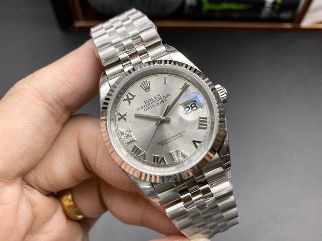 Super Clone Rolex Datejust Silver Roman Diamond Dial 126234-0029 36 mm — bracelet detail