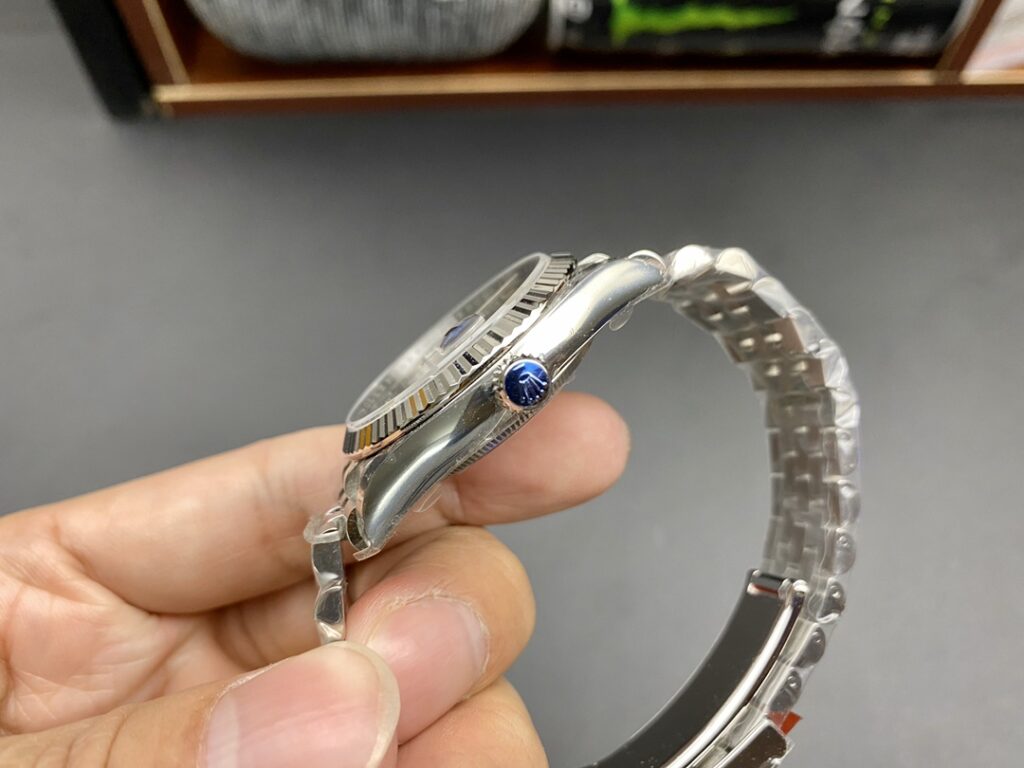 Super Clone Rolex Datejust Silver Roman Diamond Dial 126234-0029 36 mm — side profile