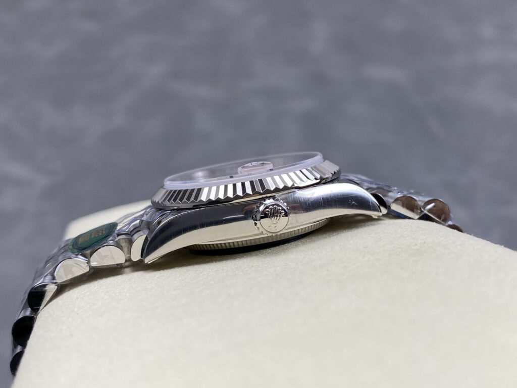 Super Clone Rolex Datejust Slate Dial 126334-0014 41 mm — bracelet detail