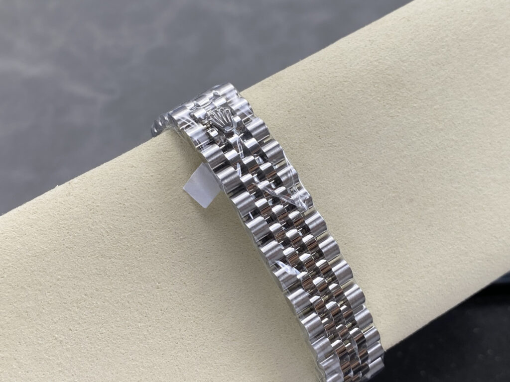 Super Clone Rolex Datejust Slate Dial 126334-0014 41 mm — clasp and links
