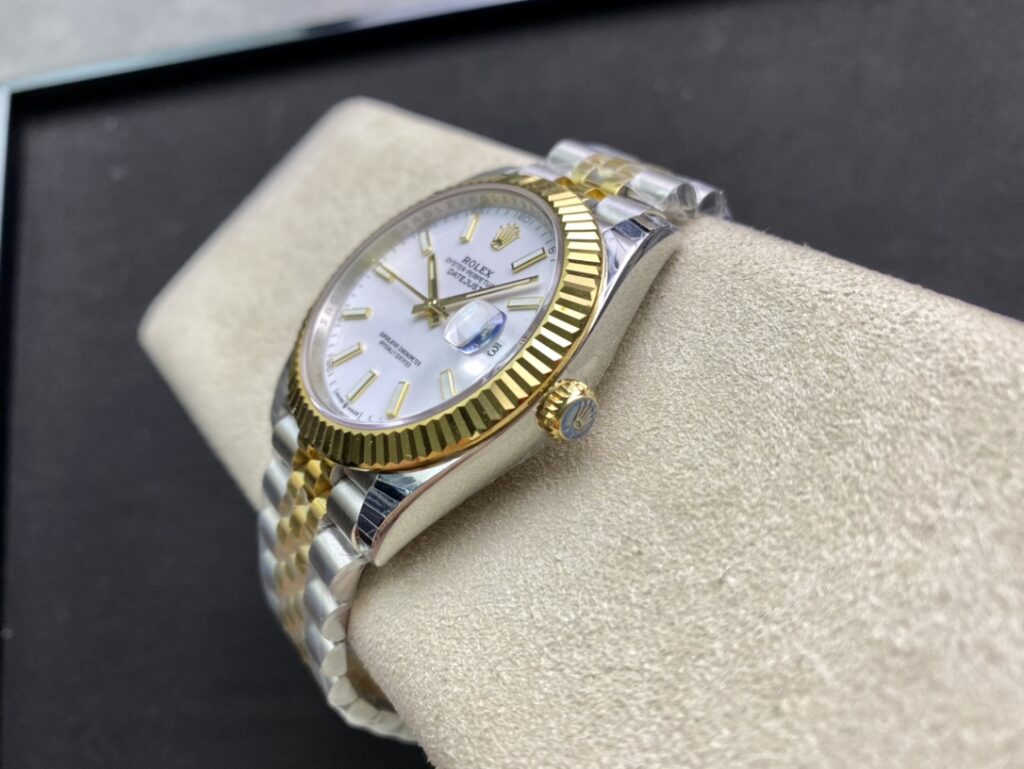 Super Clone Rolex Datejust White Dial 126333-0016 41 mm — bracelet detail