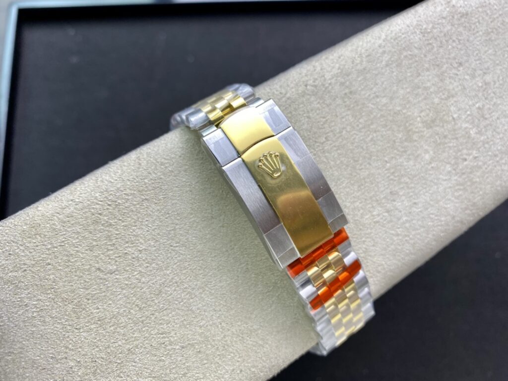 Super Clone Rolex Datejust White Dial 126333-0016 41 mm — clasp and links