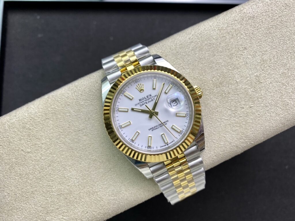 Super Clone Rolex Datejust White Dial 126333-0016 41 mm — movement / caseback view