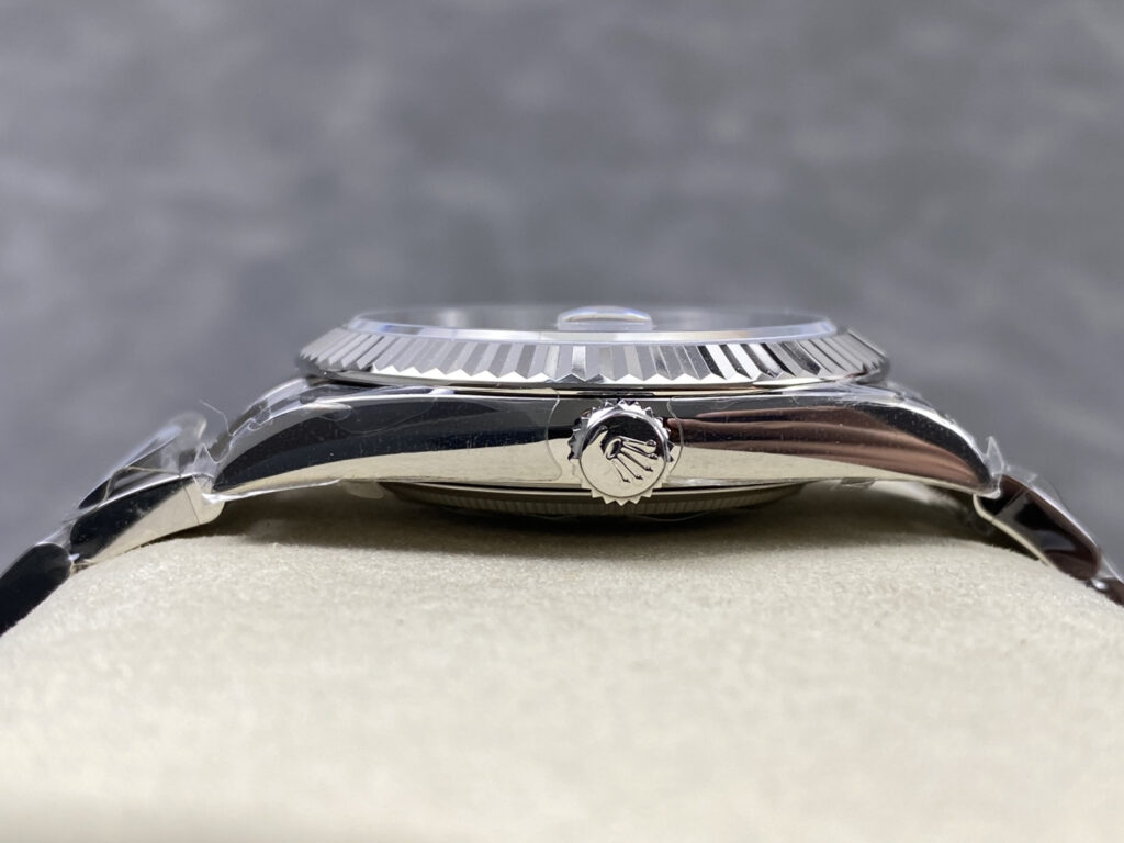 Super Clone Rolex Datejust White Roman Dial 126334-0023 41 mm — bracelet detail