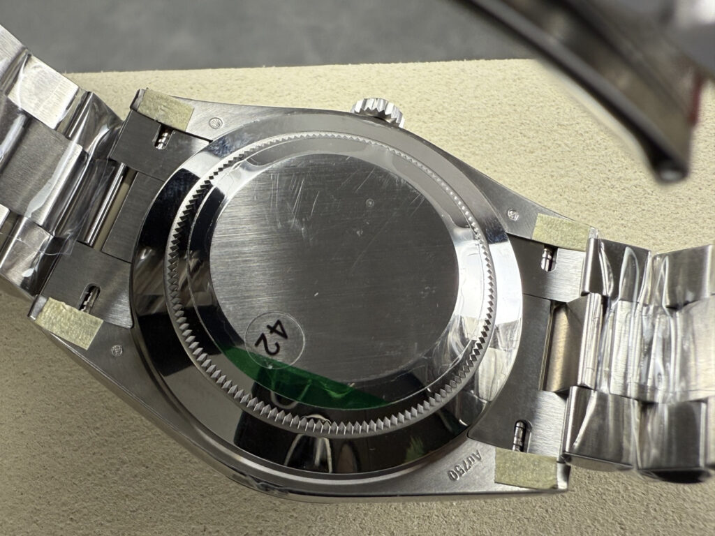 Super Clone Rolex Day-Date Bright Black Dial 228236-0003 40 mm — clasp and links