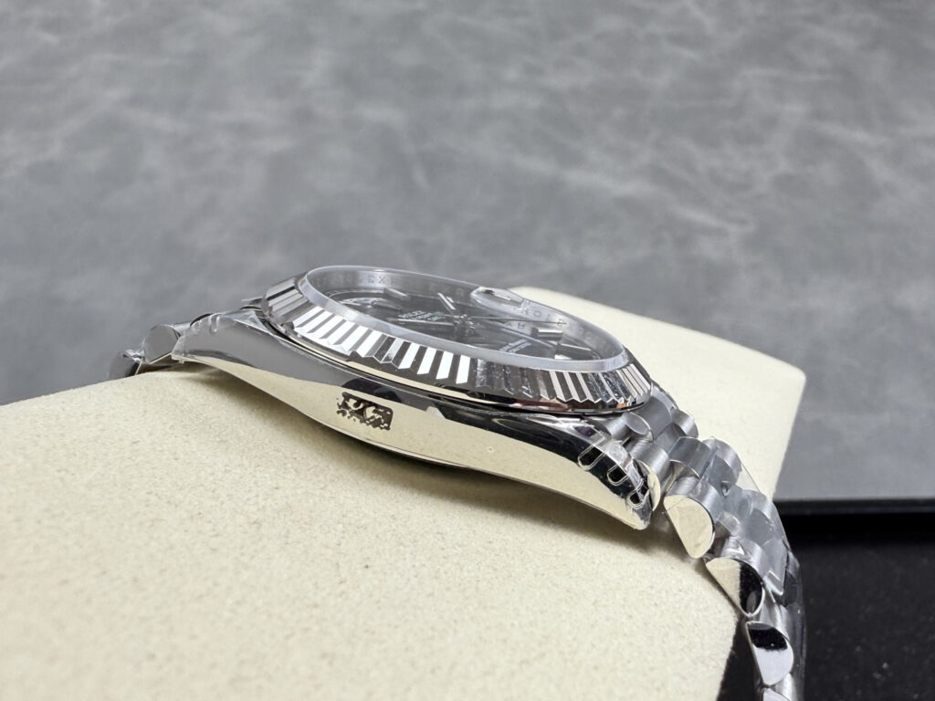 Super Clone Rolex Day-Date Bright Black Dial 228236-0003 40 mm — side profile