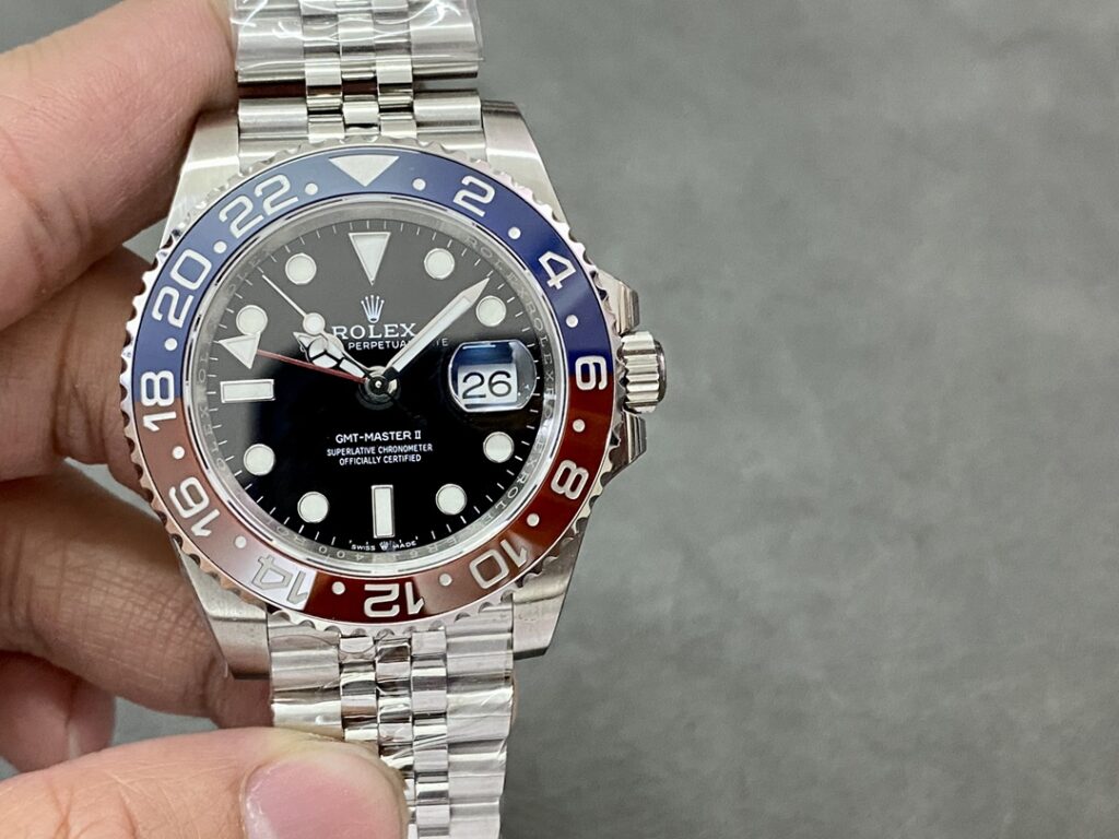 Super Clone Rolex GMT-Master II 126710BLRO “Pepsi” Jubilee — dial close-up