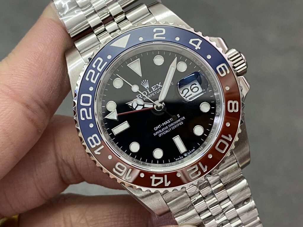 Super Clone Rolex GMT-Master II 126710BLRO “Pepsi” Jubilee — case and bezel