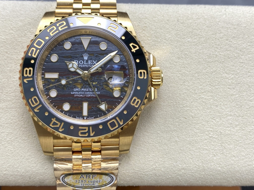 Super Clone Rolex GMT-Master II 126718GRNR Tiger Iron Dial — dial close-up