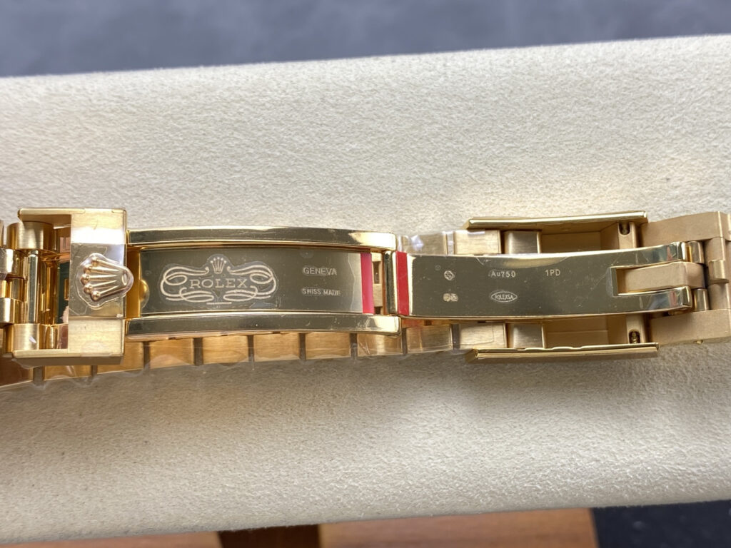 Super Clone Rolex GMT-Master II 126718GRNR Tiger Iron Dial — movement / caseback view